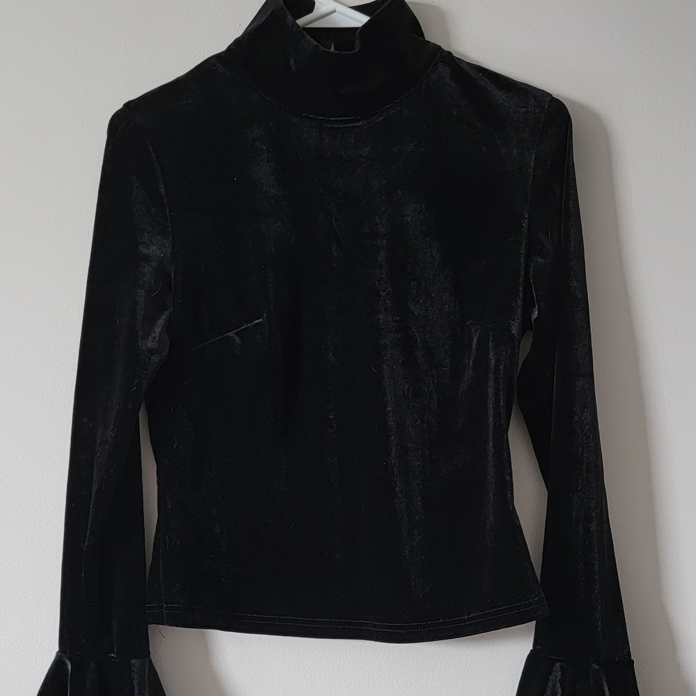 NWOT Velvet Missguided velvet top with beaded bell sleeves. Black. Size 6.